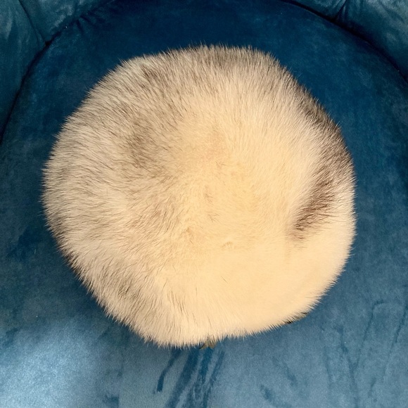 Vintage 1960s Macys Kids  girls Audrey Hepburn faux fur hat with bow! - Picture 3 of 6